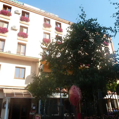 Hotel Central Sala Sala